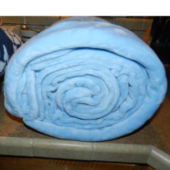 London Fog Dusty Blue Heavyweight Plush Blanket Bigger then King XXL🆕📦🏃🏻💨⚡ - Picture 3 of 16